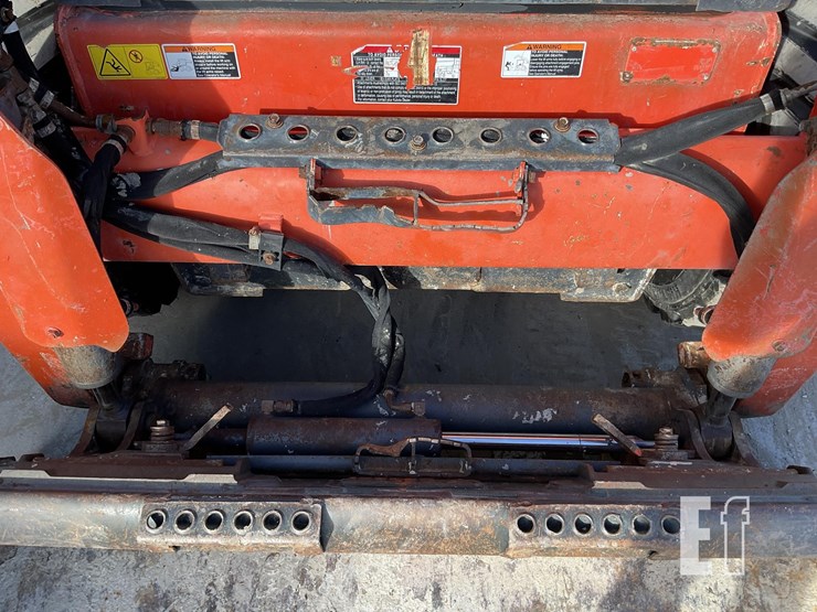 2021-kubota-ssv65-image-10