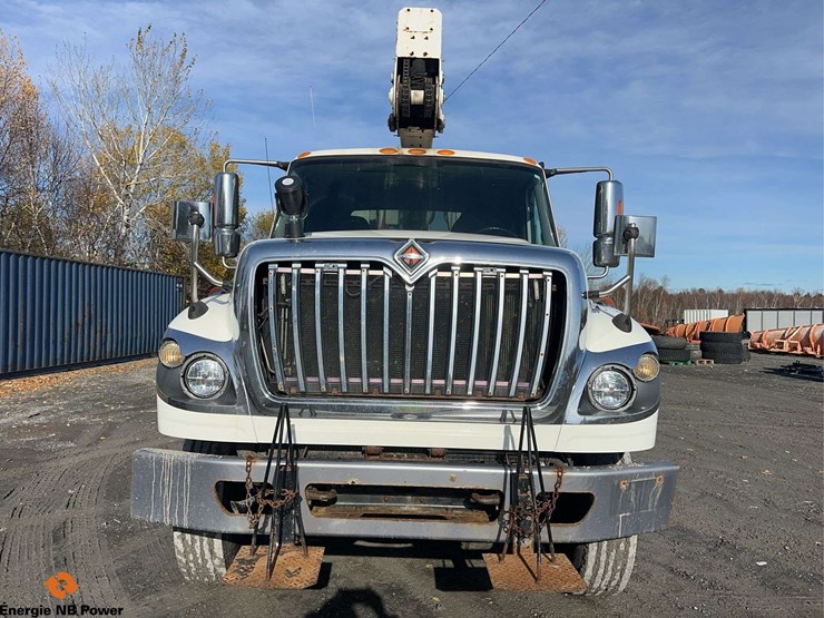 2012-international-7400-image-2