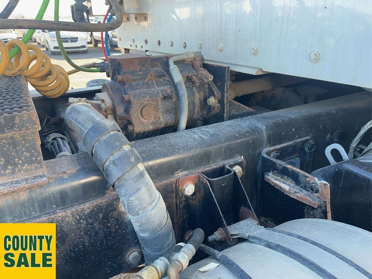 2016-kenworth-t800-image-19