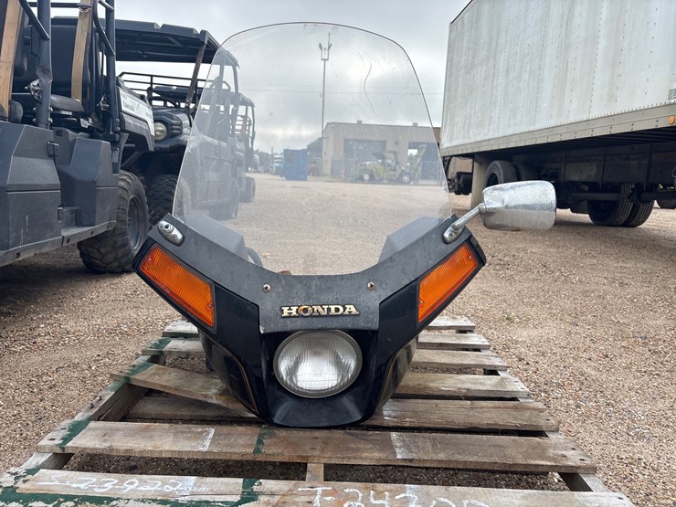 #1814-•-honda-motorcycle-windshield-image-3