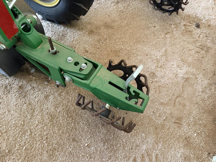 2021-john-deere-1725-image-11