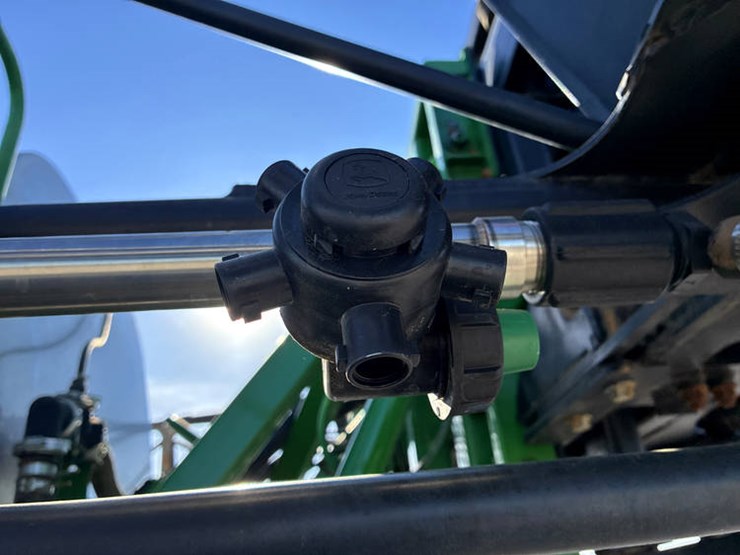 2014-john-deere-4830-image-34