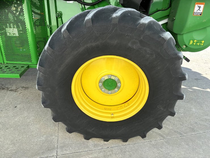 2013-john-deere-s670-image-43