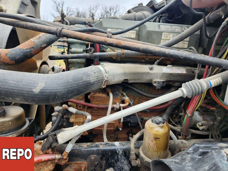 2002-freightliner-columbia-120-image-23