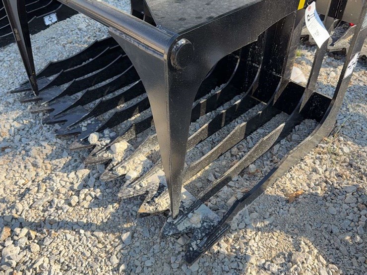 skid-steer-hollow-wood-grabber-image-4