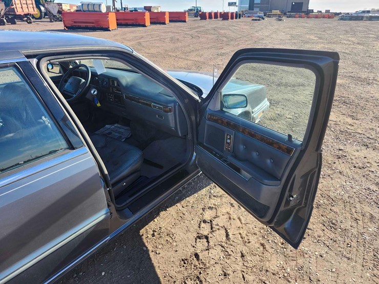 1990-chrysler-new-yorker-fifth-avenue-image-34