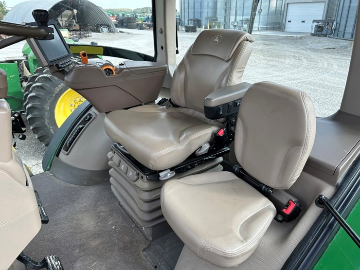 2014-john-deere-8270r-image-28