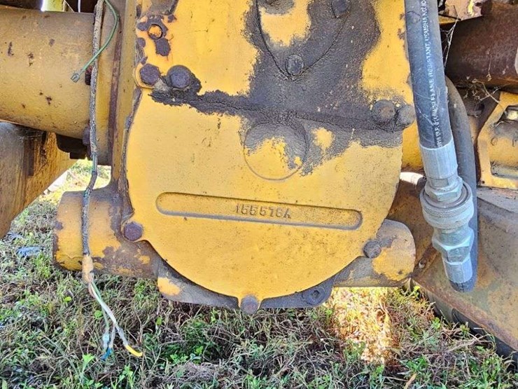 white-2-78-industrial-tractor-image-18