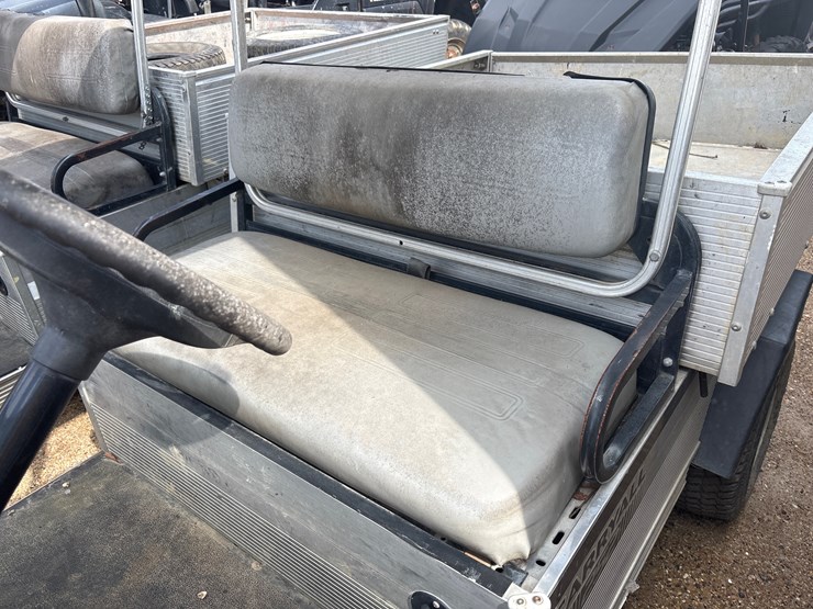 club-car-carryall-252-image-6