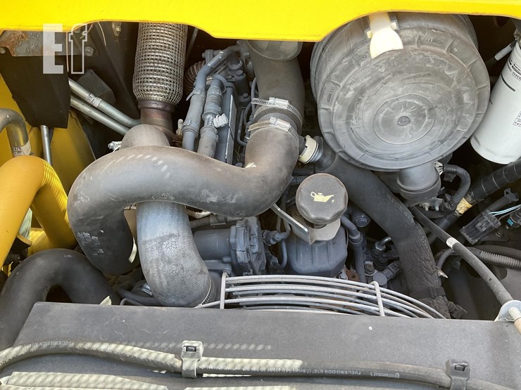 2018-new-holland-c232-image-13