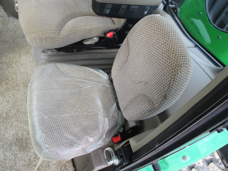 2017-john-deere-9570r-image-36