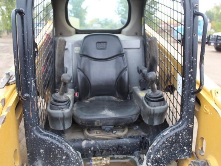 2016-caterpillar-226d-image-7