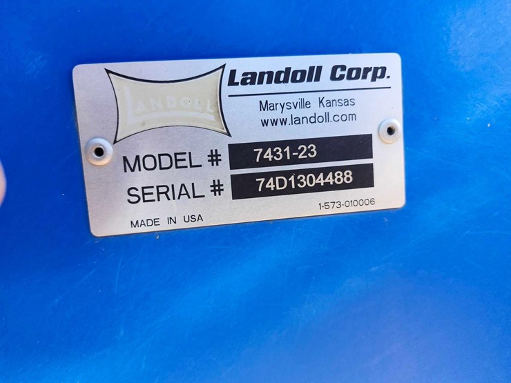 2013-landoll-7431-23-image-29