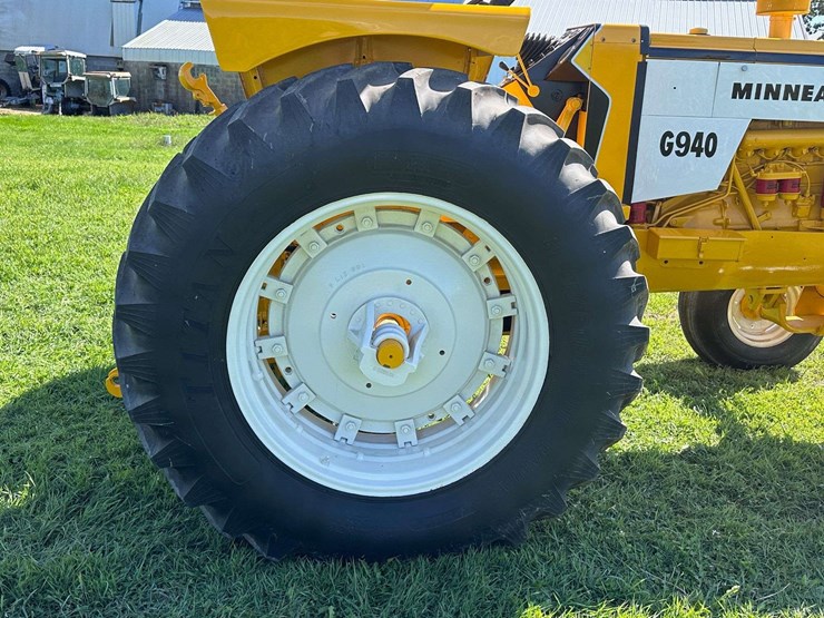 minneapolis-moline-g940-image-34