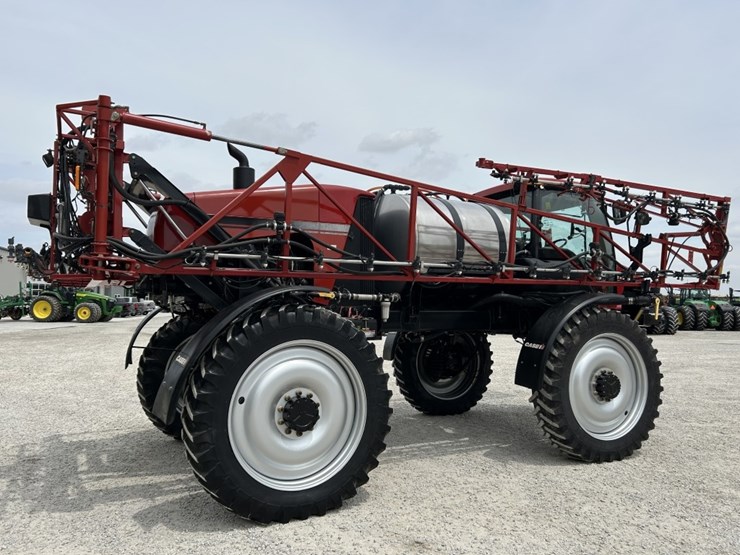 2014-case-ih-3200b-image-3
