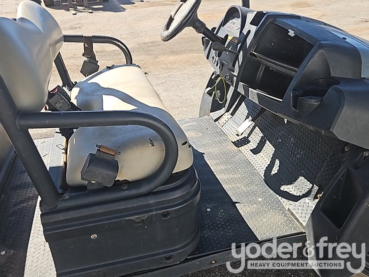 2020-club-car-carryall-1700-image-18