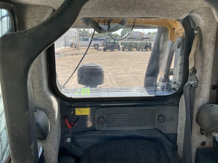 2015-deere-323e-image-30