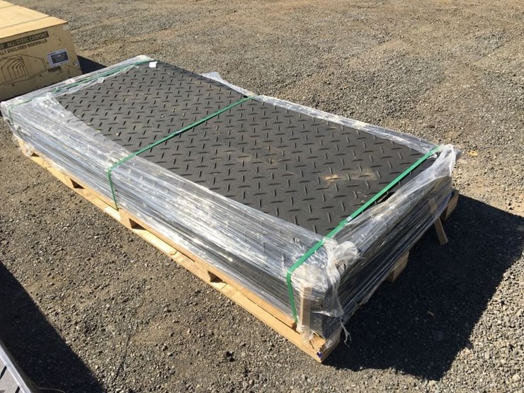 unused-8ft-x-3.5ft-rubber-mats.-image-2