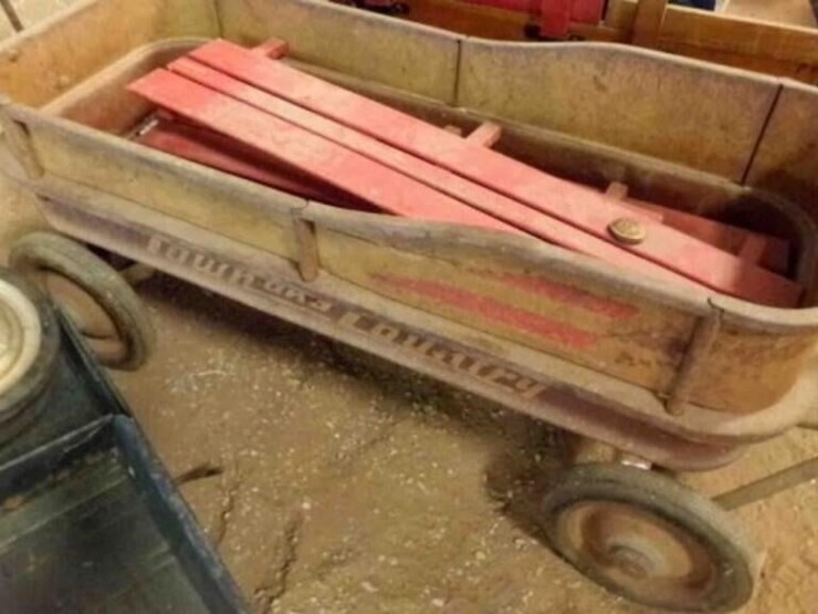 metal-town-&-country-wagon-image-1