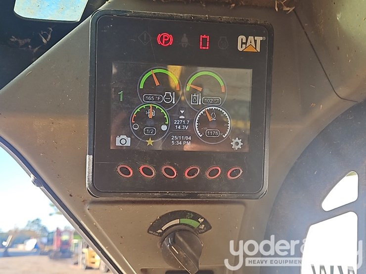 2019-caterpillar-257d-image-32
