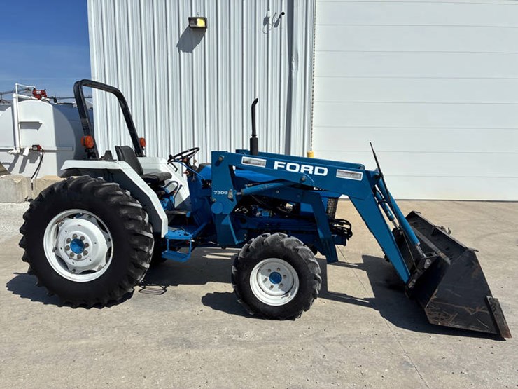 new-holland-2120-image-3