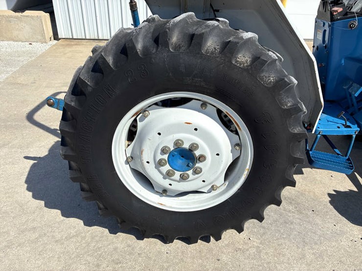 new-holland-2120-image-57