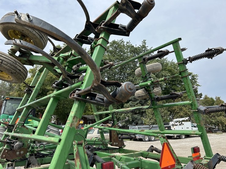 2002-john-deere-2400-image-56