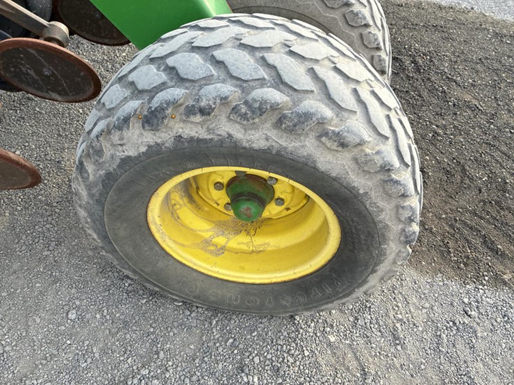 2009-john-deere-1590-image-18
