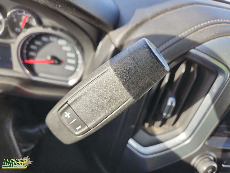 2021-chevrolet-silverado-2500hd-image-10