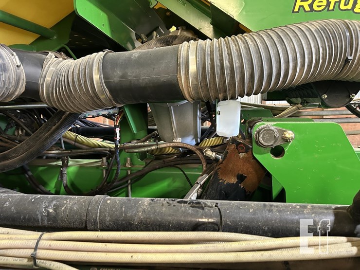 2014-john-deere-db60-image-57