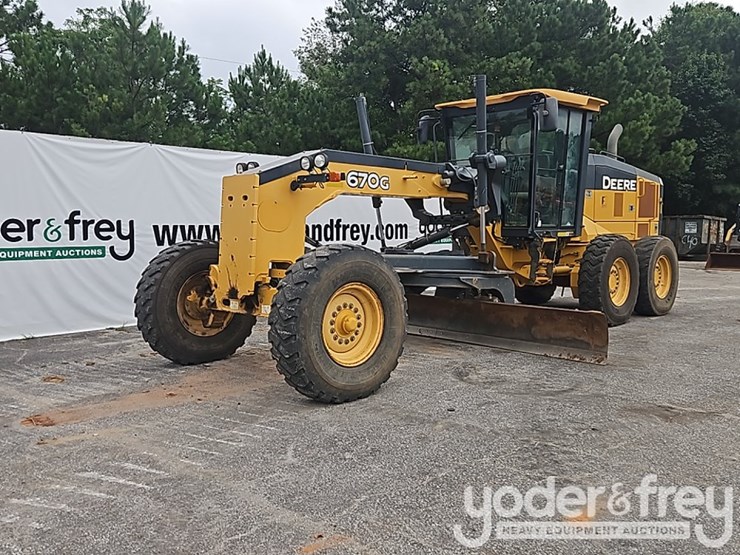 2019-deere-670g-image-1