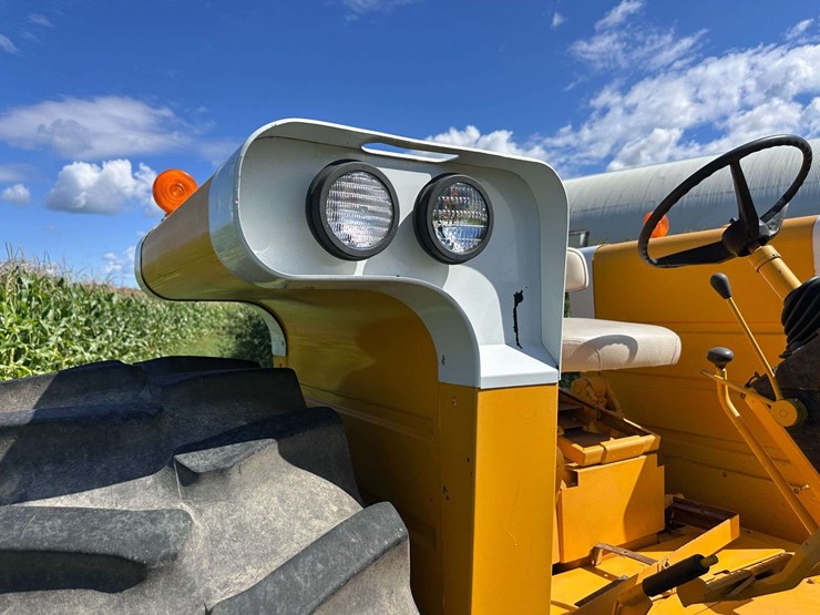 minneapolis-moline-g1355-image-39