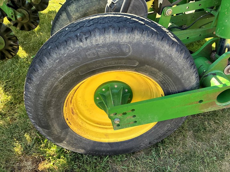 2011-john-deere-1790-image-50