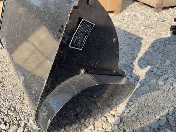 mini-skid-steer-mixing-bucket-image-4