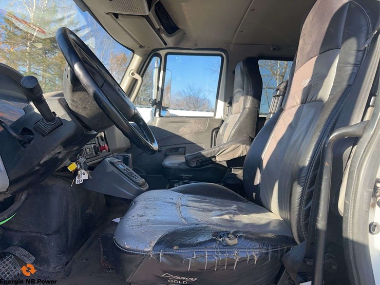 2012-international-7400-image-24