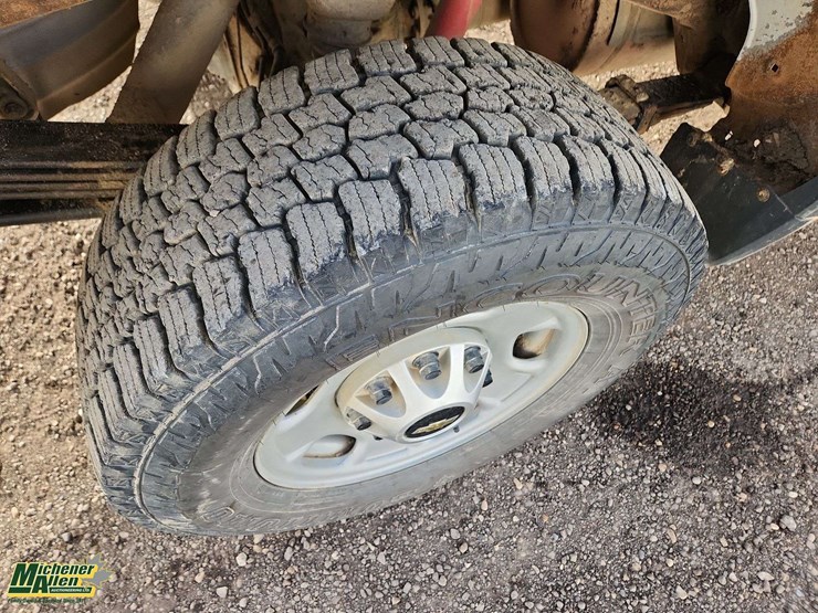 2020-chevrolet-silverado-2500hd-image-31