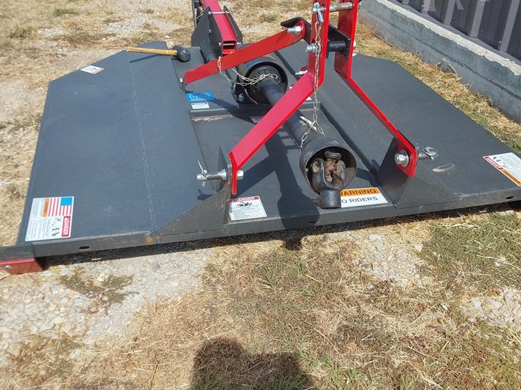 2023-mahindra-1635-hst-image-42