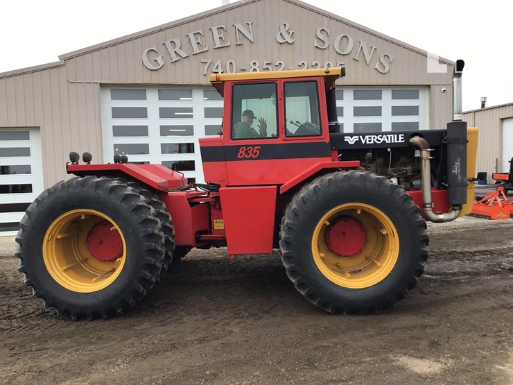 1983-versatile-835-image-3