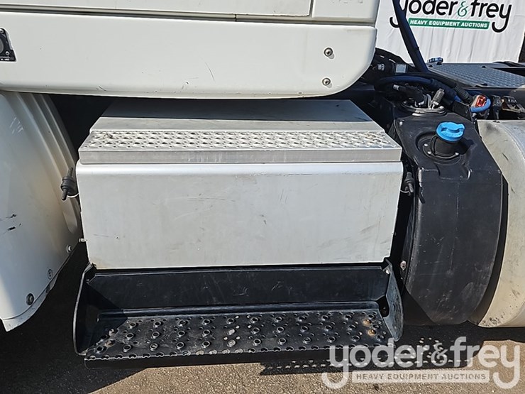 2017-international-8600-image-14