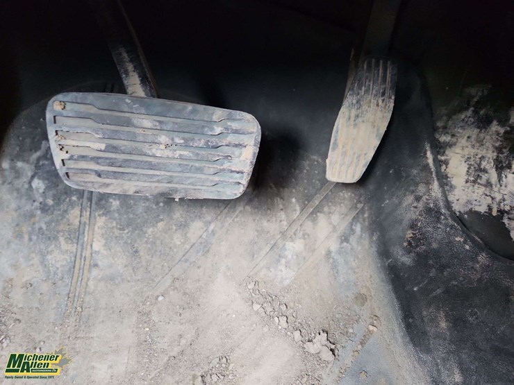 2021-chevrolet-silverado-2500hd-image-14