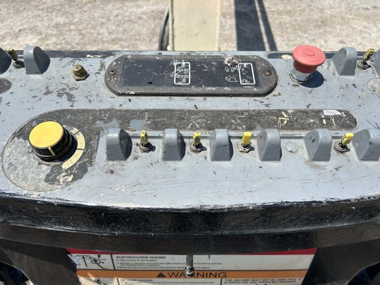 2008-jlg-800a-image-28