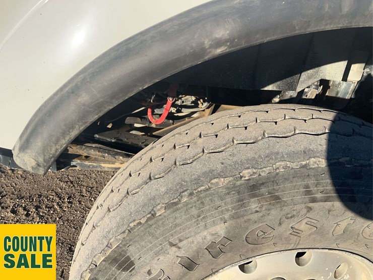 2016-kenworth-t800-image-7