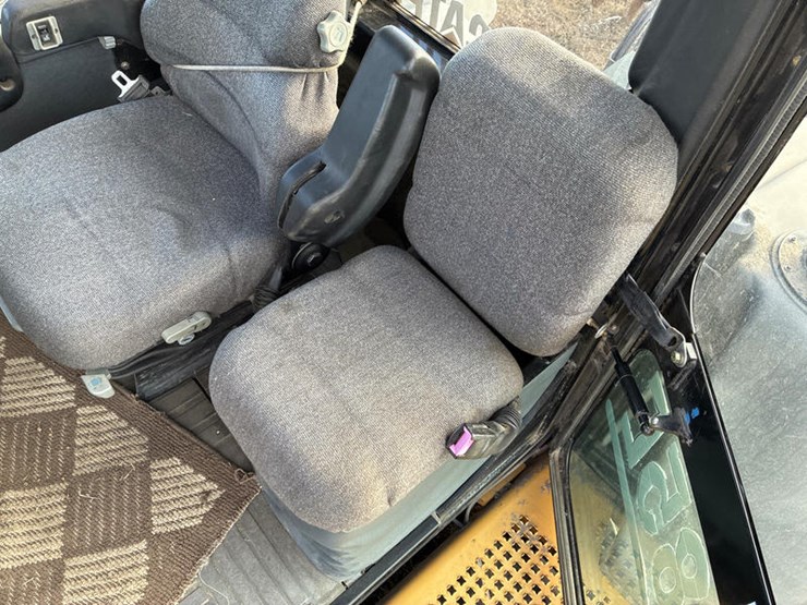 #114632-•-cat-85e-#6js00405-image-76