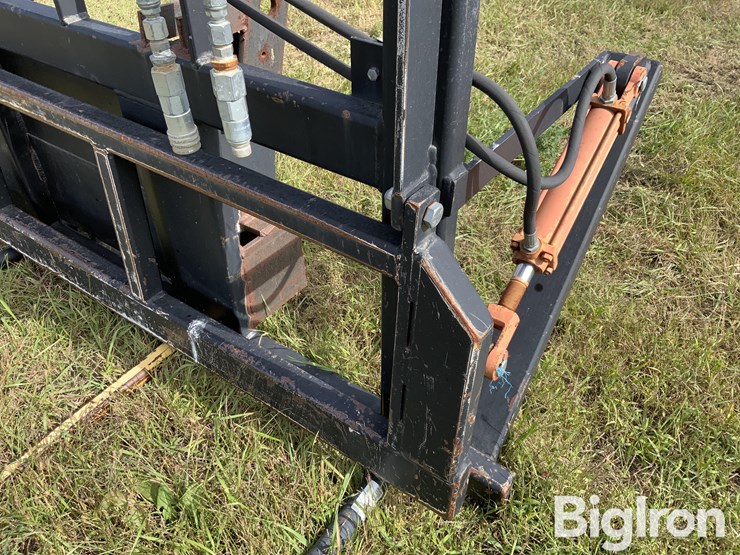 mds-hc243e-bale-stabber-w/hydraulic-push-off-image-9