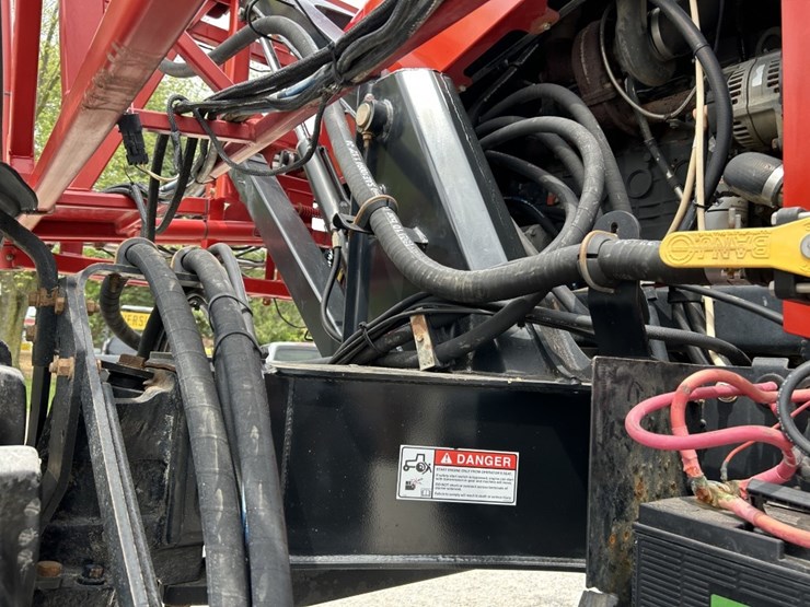 2014-case-ih-3200b-image-89