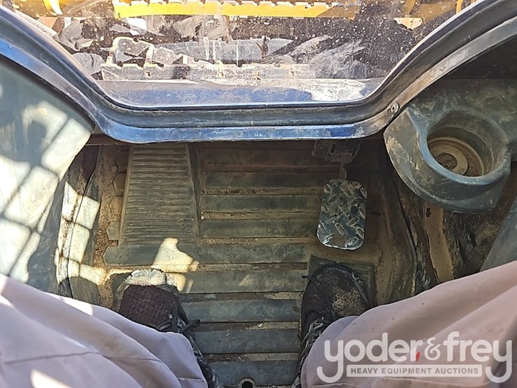 2020-caterpillar-299d3-image-28