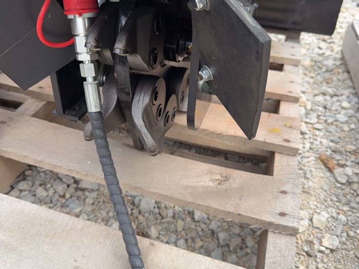 mini-skid-steer-stump-grinder-image-5