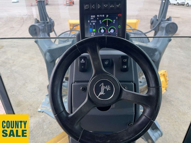 2020-deere-872gp-image-12