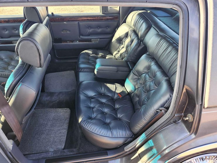 1990-chrysler-new-yorker-fifth-avenue-image-38