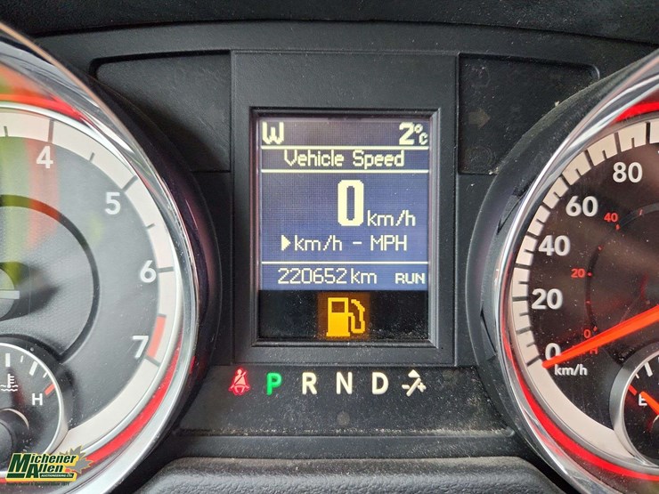 2016-dodge-grand-caravan-crew-image-14